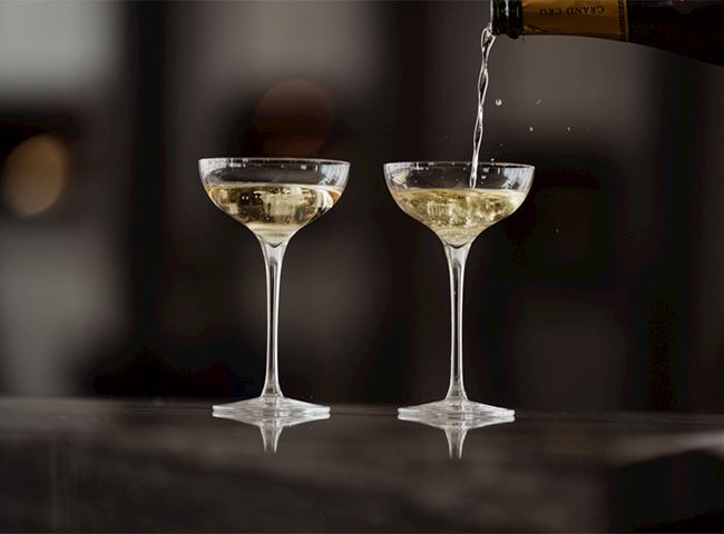 650-x-480-market-street-hotel-champgne-glass